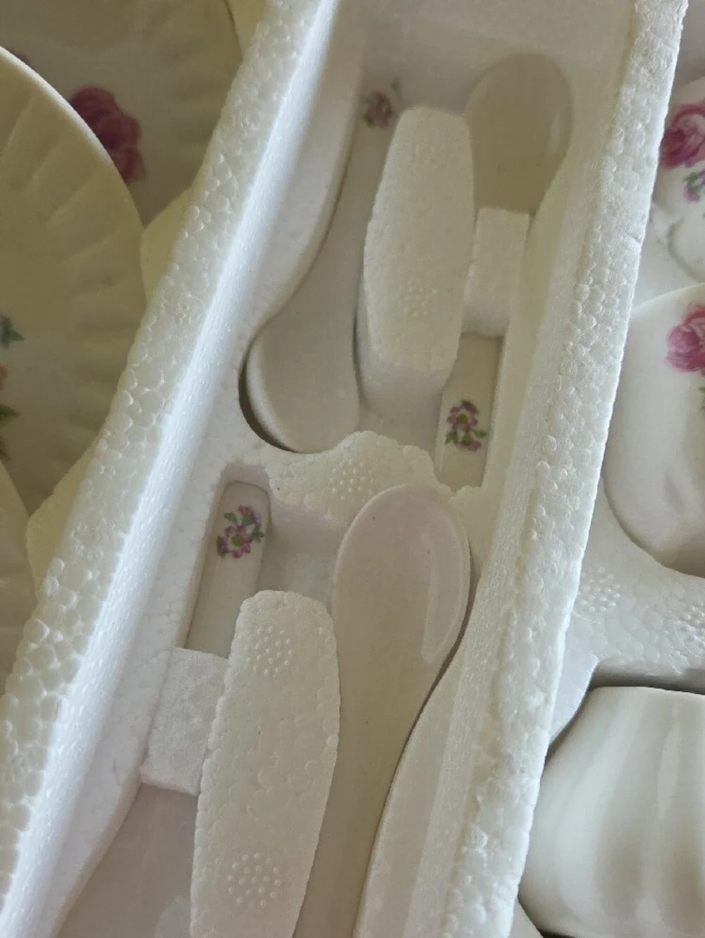 Floral Porcelain Tea Set - Pink Rose Pattern